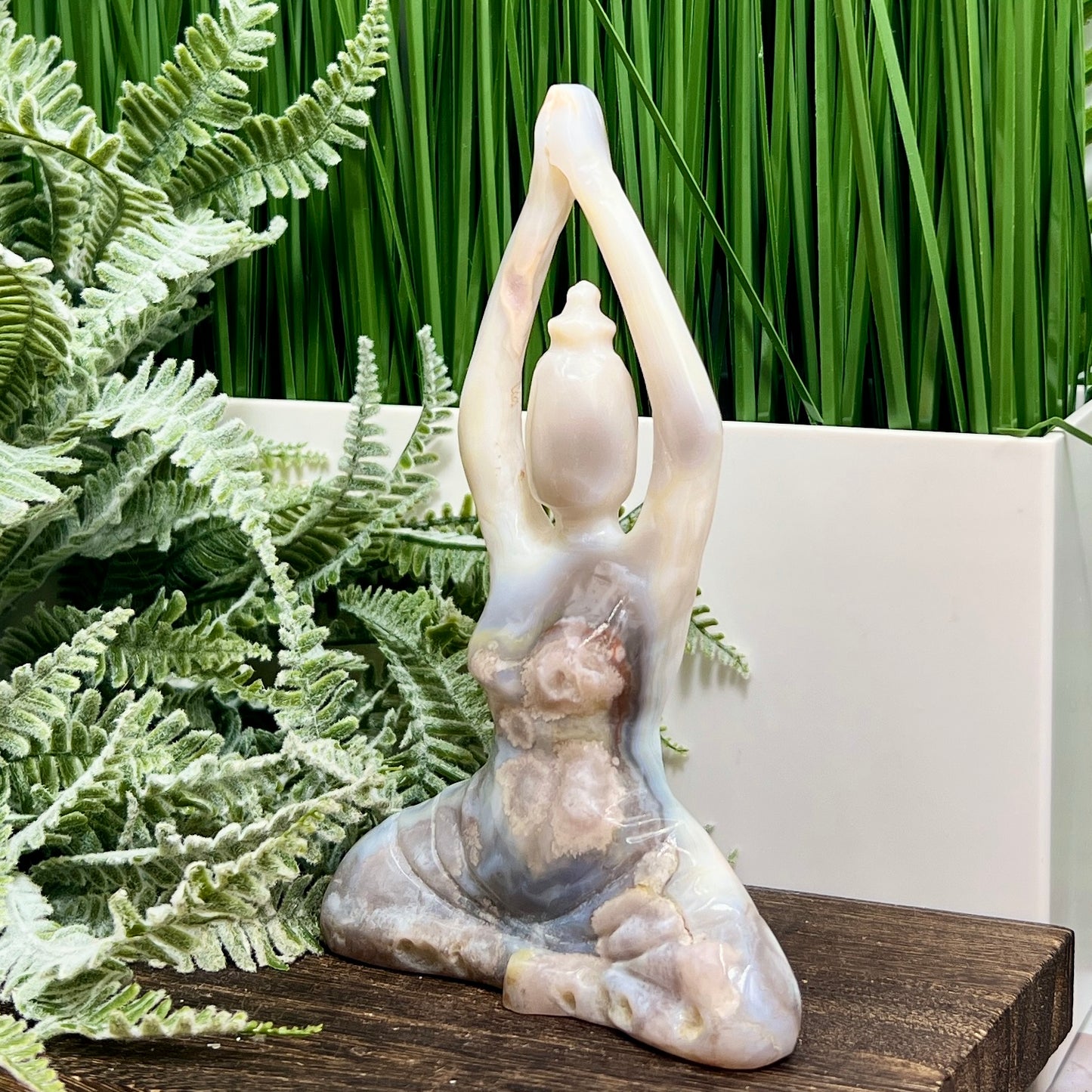 Flower Agate Yoga Lady Meditation Healing Crystal Carving 318g