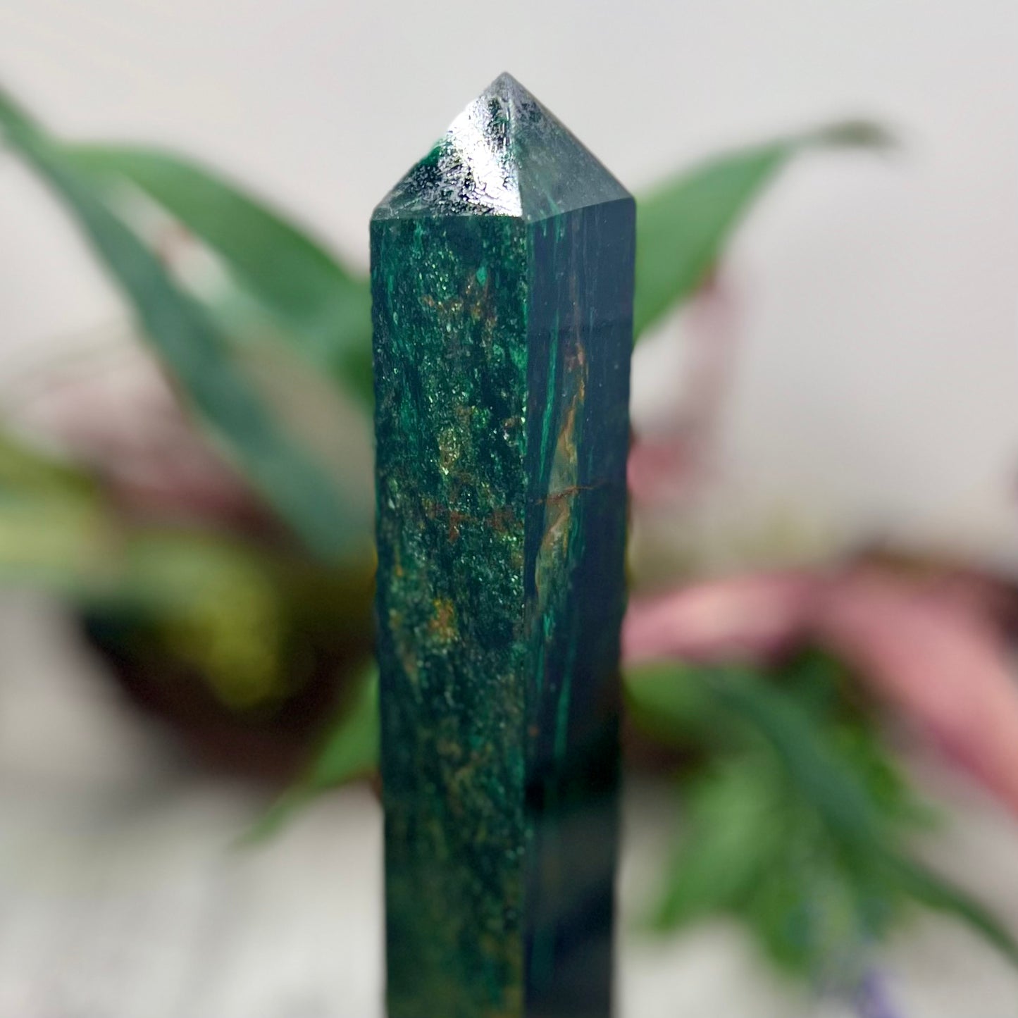 Green Mica Tower Crystal Generator 600g 250mm